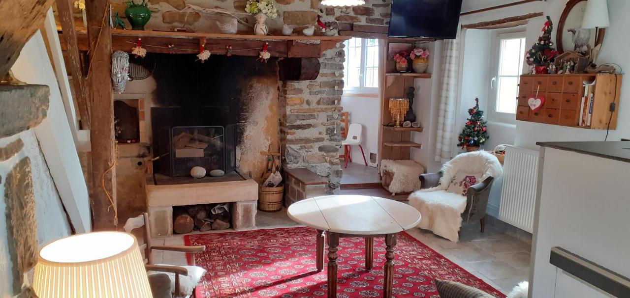Gite Les Petits Chemins Ledeuix エクステリア 写真
